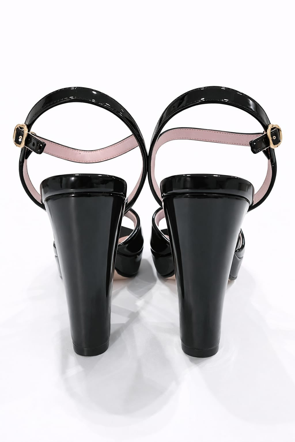 Sandalia Amalfi para mujer negro charol