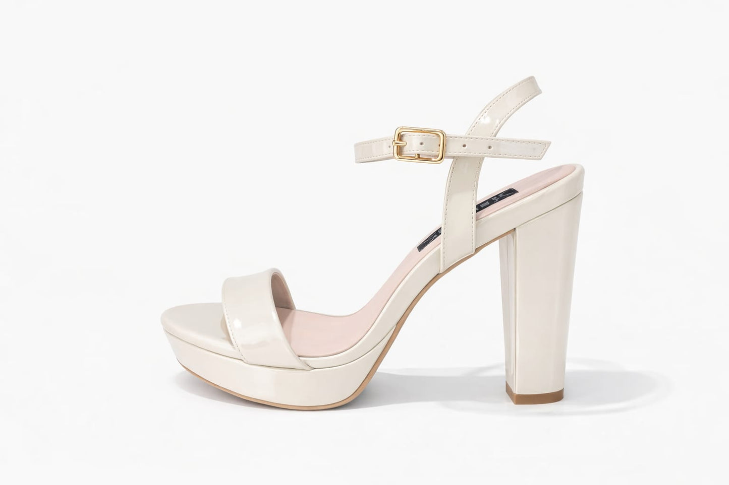 Sandalia Capri para mujer hueso charol