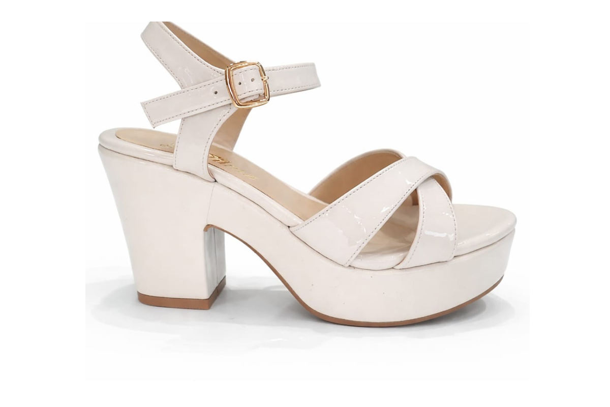 Ortopédica Sandalia CRUZADA TACÓN 7CM HUESO CHAROL